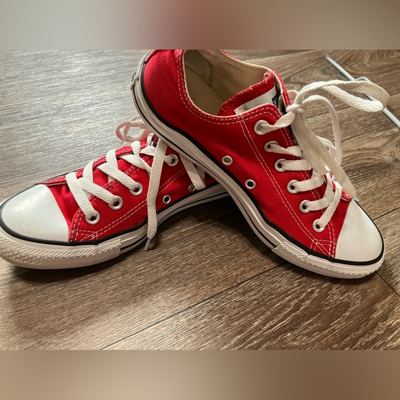 Converse Red Canvas Unisex low Top Sneakers Men size 6  | Women's Size 8 - Picture 1 of 14